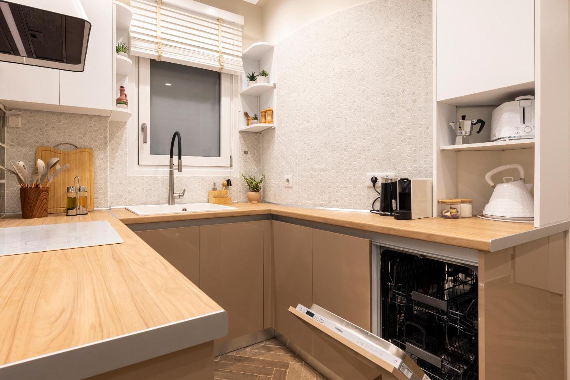 Studio Flat 21 At Evangelismos Metro Stn Athens Exterior photo